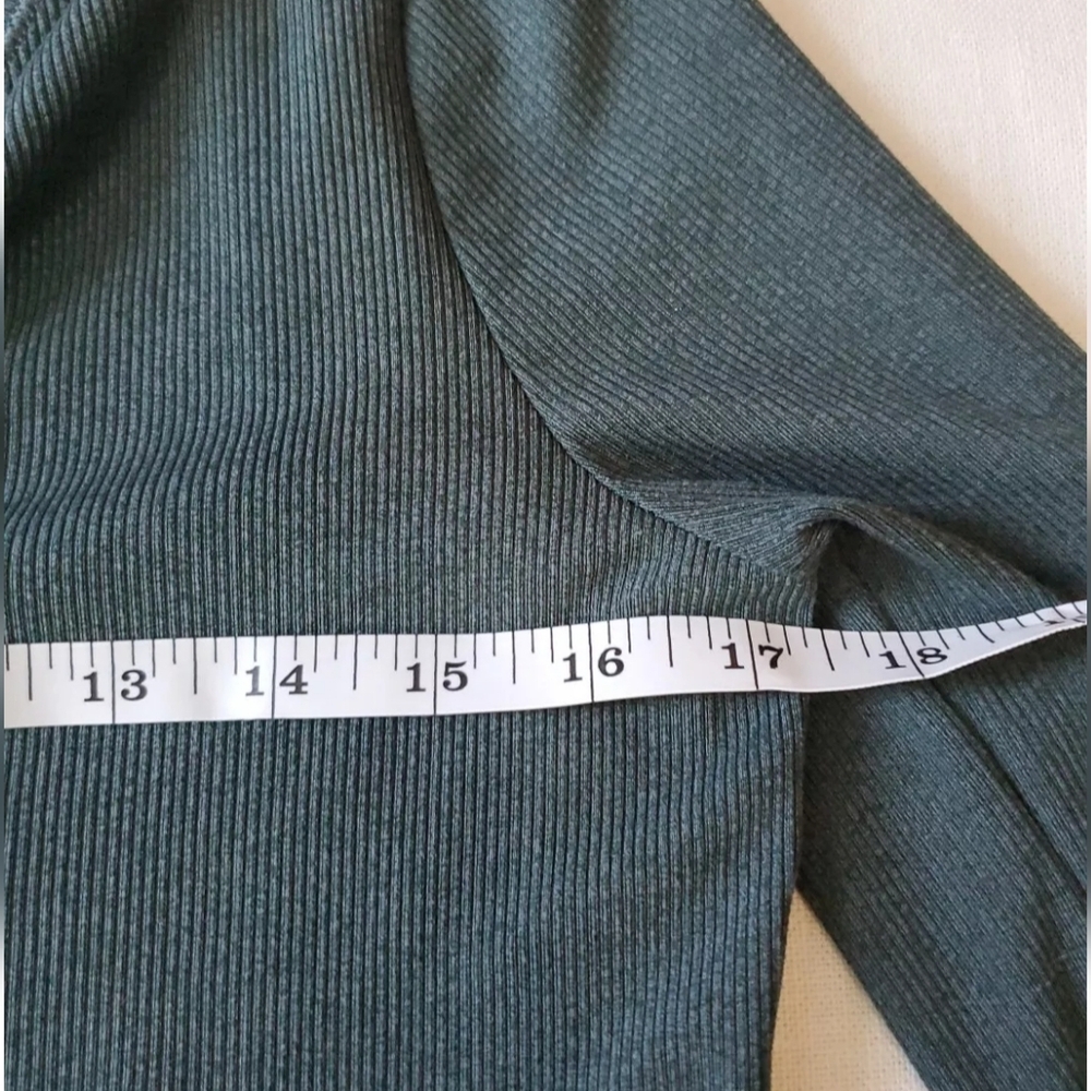 Athleta Womens Green Uptempo Ribbed Long Sleeve Henley Top Size Small Ribbed - Picture 9 of 9